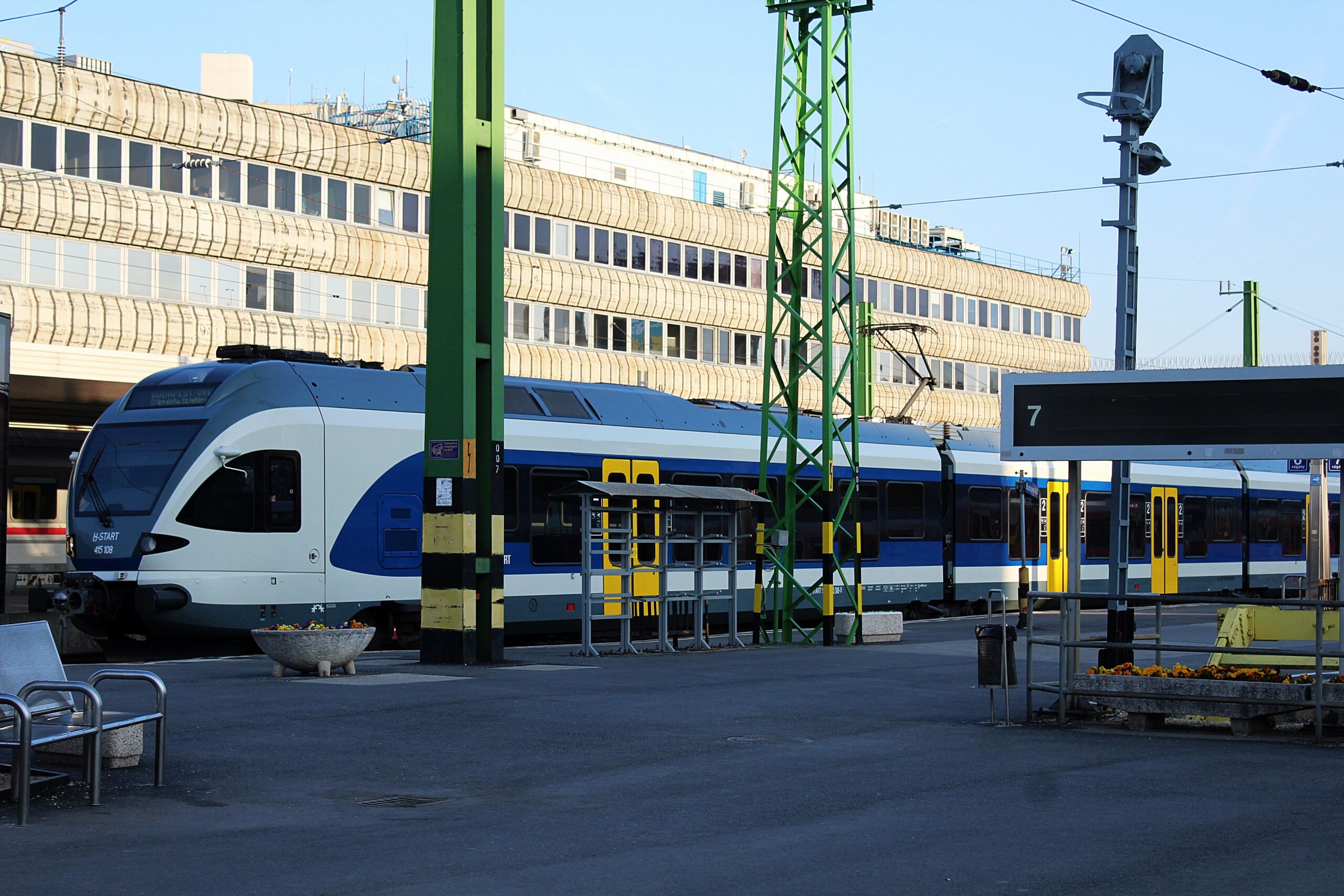 Nem gondolnád, milyen értékes tárgyakat is otthagytak az utasok a vonatokon és a buszokon