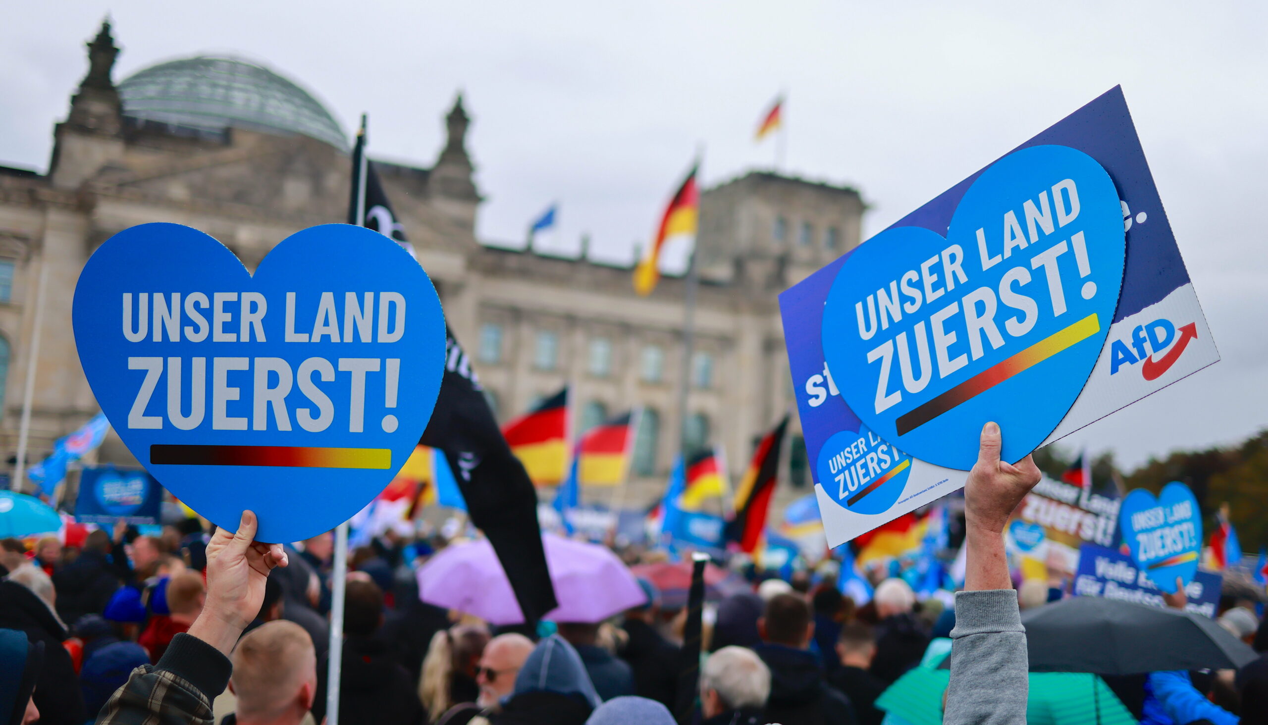 A német szélsőjobb több politikusa deportálási mestertervről egyeztet szélsőséges szervezetekkel