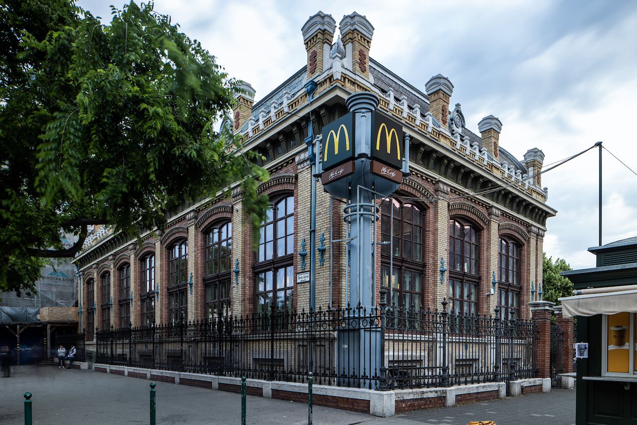 Kedd estétől fél évre bezár a Nyugati téri McDonald’s