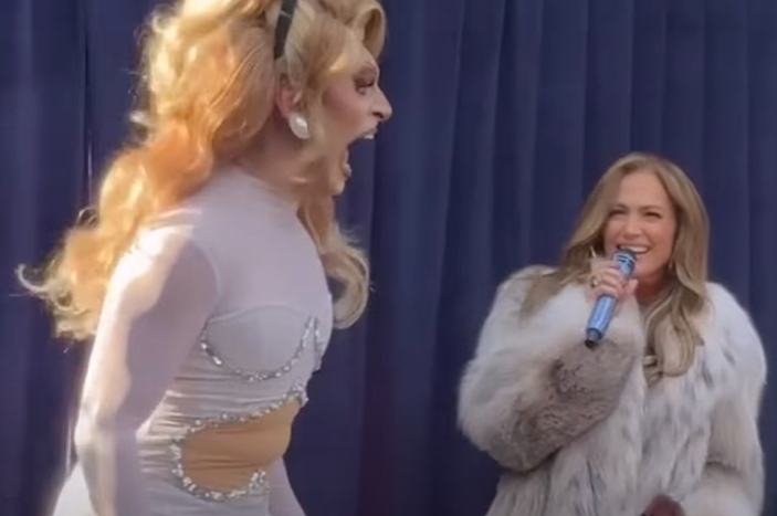 Videó: Leesett az álla a Jennifer Lopeznek öltözött drag queen-nek, mikor mögé osont az igazi J.Lo