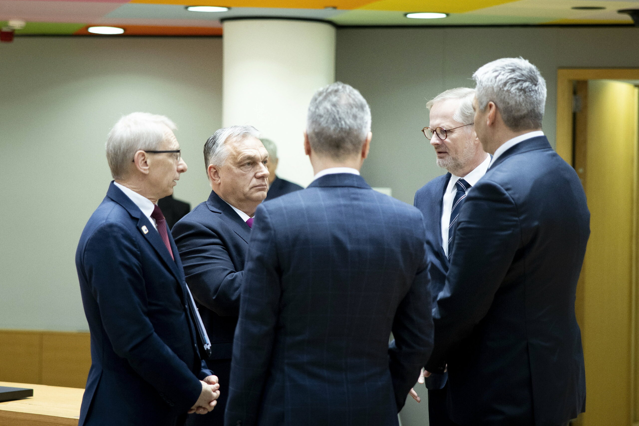 Bedöntheti a magyar gazdaságot Brüsszel, ha Orbán Viktor továbbra sem hajlandó támogatni Ukrajnát