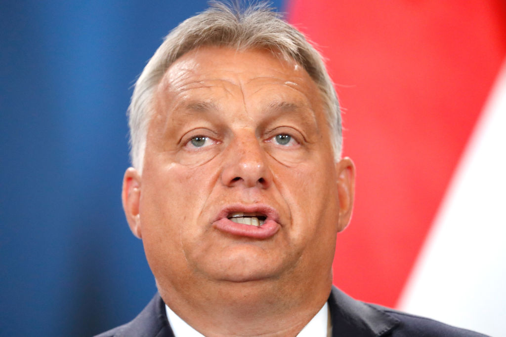 Orbán Viktor azonnali hatállyal felmentett két helyettes államtitkárt