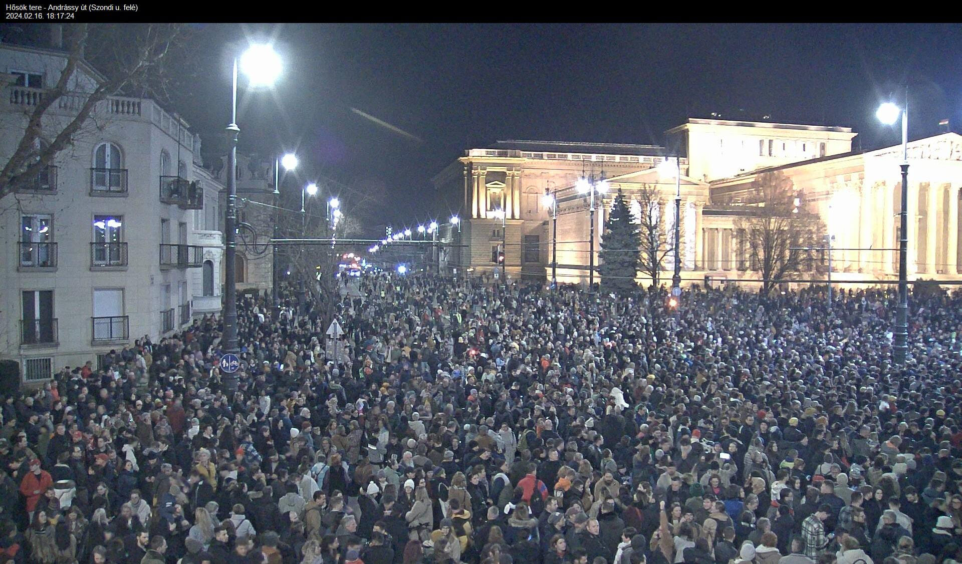 Hihetetlen: Már 60 millió forint érkezett a pénteki tüntetésen indított gyűjtésre