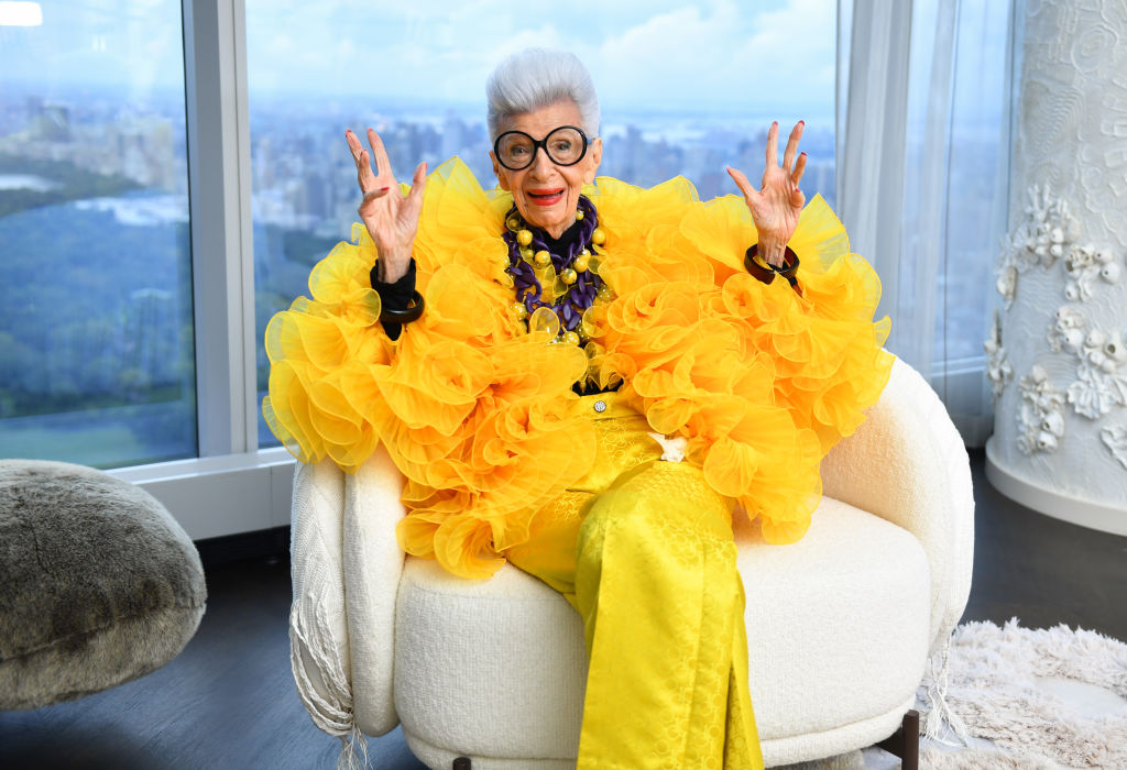 102 évesen meghalt Iris Apfel divatikon