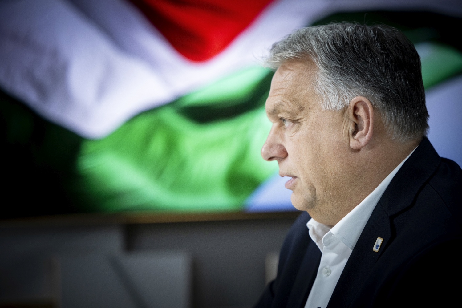 Orbán Viktor kiállt a rasszizmusért eltiltott Mészöly Géza mellett – a kommentelők nem kímélték