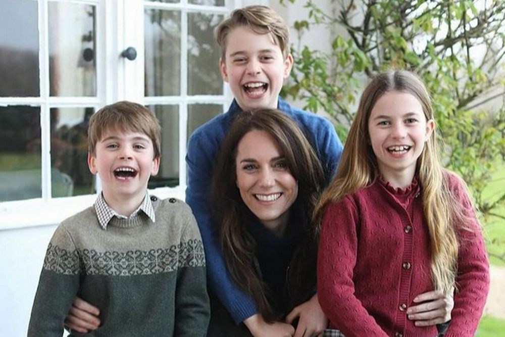 A 4 legnagyobb hiba Kate Middleton photoshoppolt képén – vad összeesküvés-elméletek terjednek