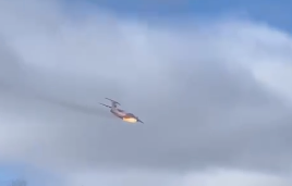 Videók: Nagy füstöt húzva maga után, lezuhant egy orosz katonai gép Moszkva közelében