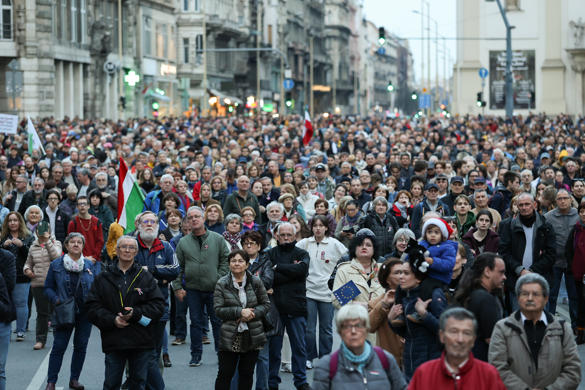 Karácsony Gergely: A kormánynak csak hadüzenete van Budapestnek – fotókon az ellenzék március 15-i megmozdulása