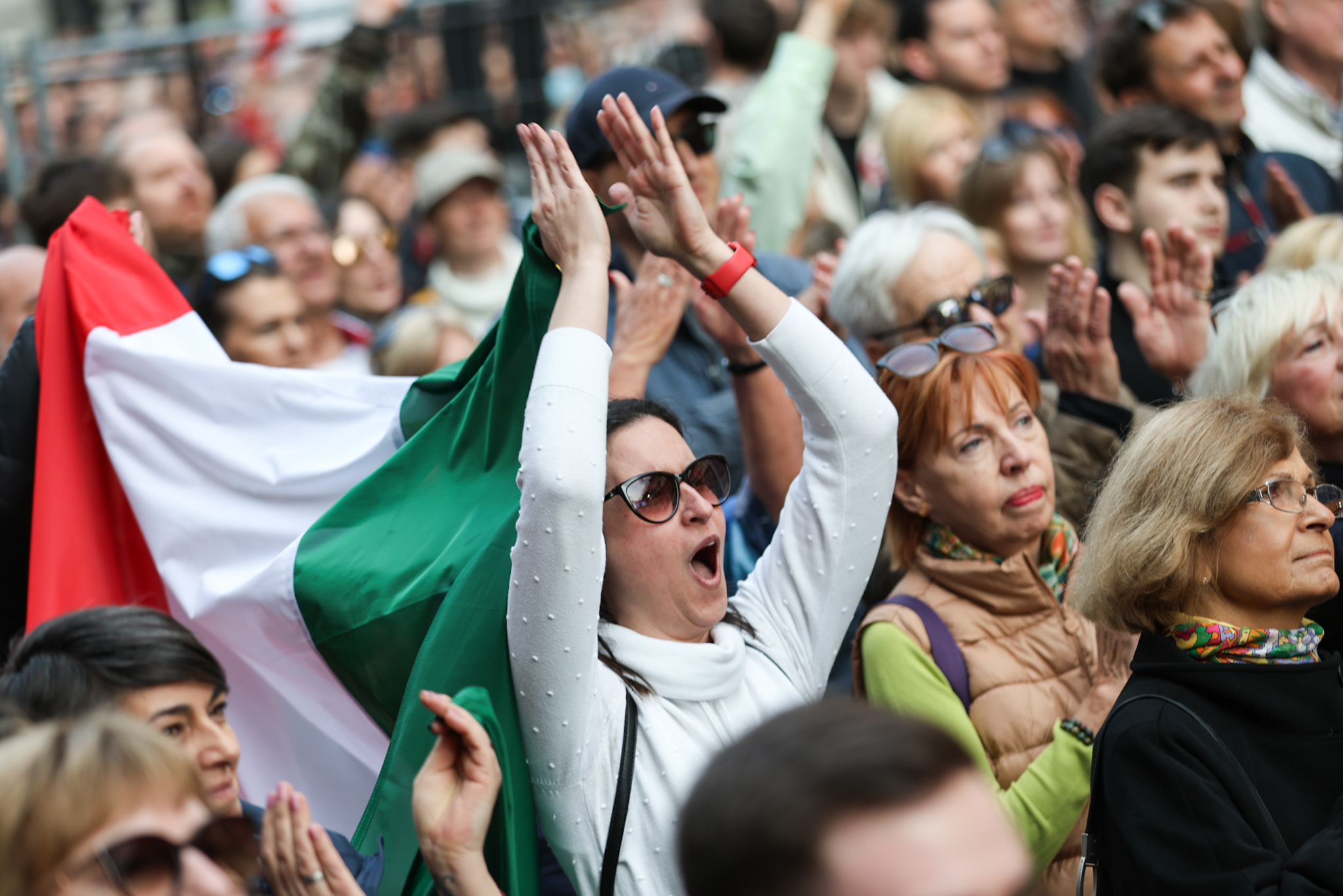 „Nem őrajta múlik, hanem rajtunk” – így látták Magyar Péter első nagygyűlését a résztvevők