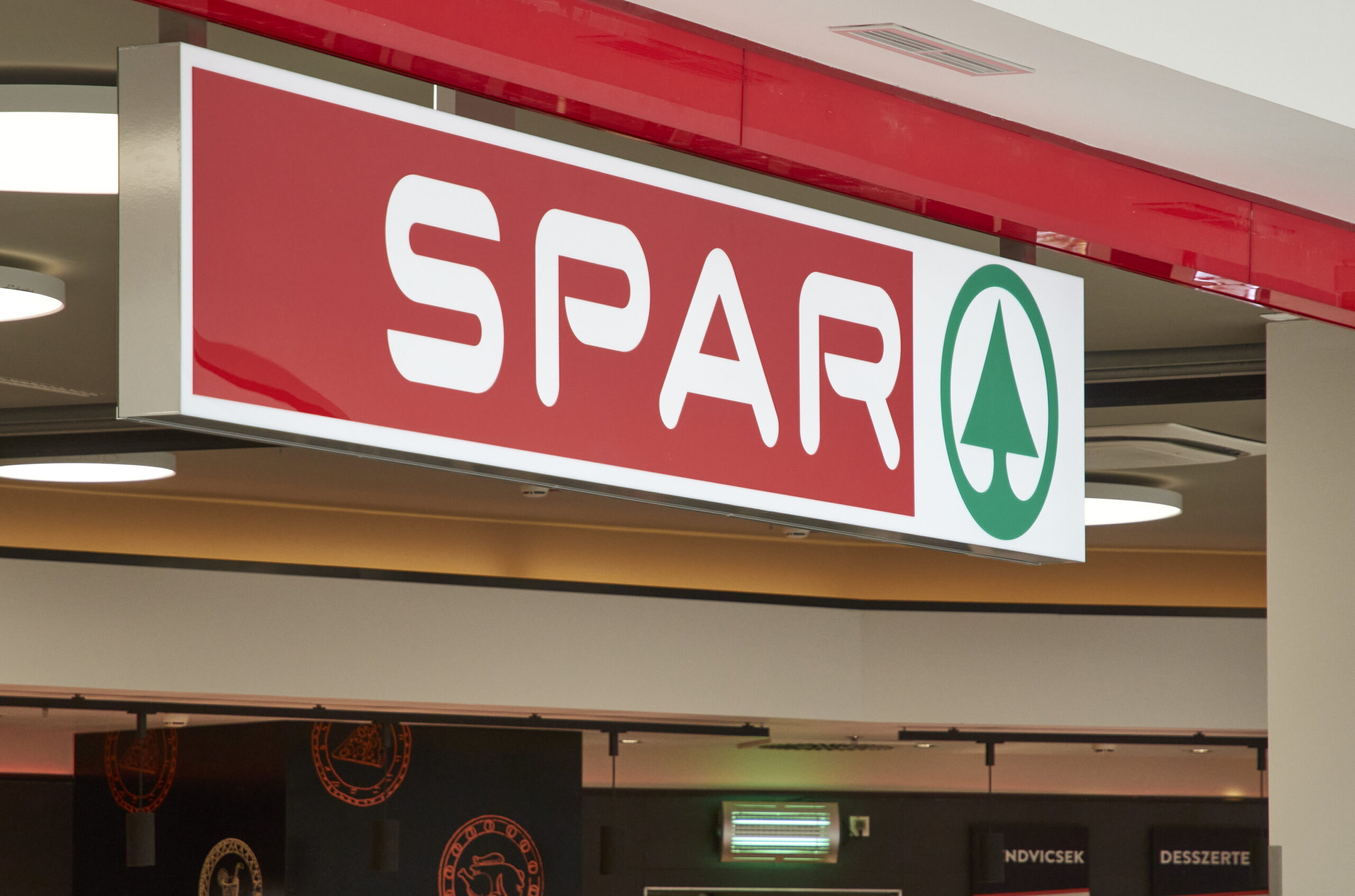 A Spar vezetője szerint Orbán Viktor azt kérte: engedje meg egy rokonának, hogy befektessenek a magyar leányvállalatba