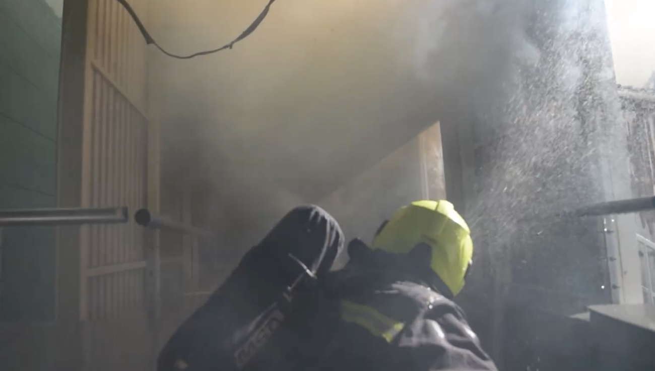Videón a budapesti kórháztűz és a tűzoltók hősies munkája