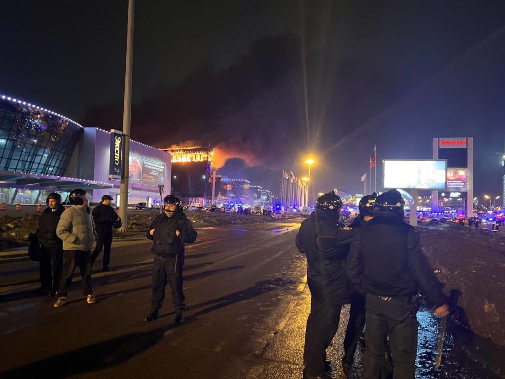Az Iszlám Állam közzétett egy fotót, amin a moszkvai terrortámadás elkövetői láthatók