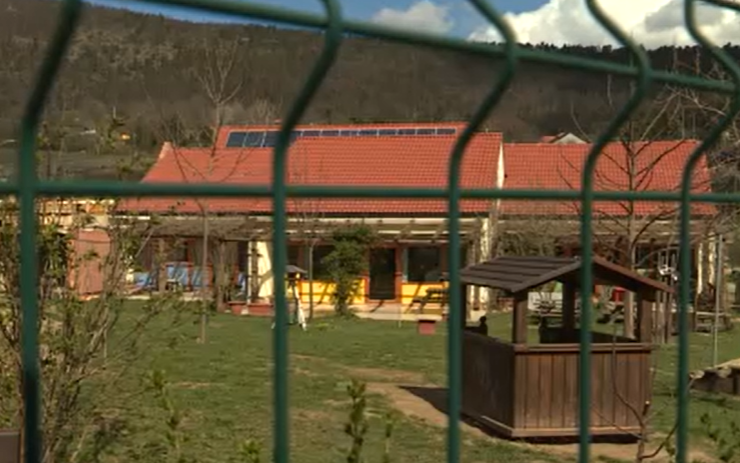 Újabb mérgezéses eset történt a pilisborosjenői óvodában, lilaakác miatt került kórházba több kisgyerek
