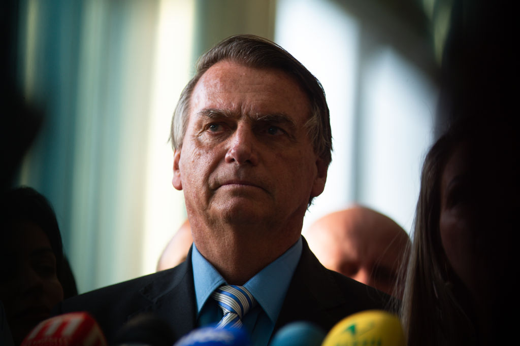 Bekérette a brazil külügyminisztérium a magyar nagykövetet Bolsonaro bujkálása miatt