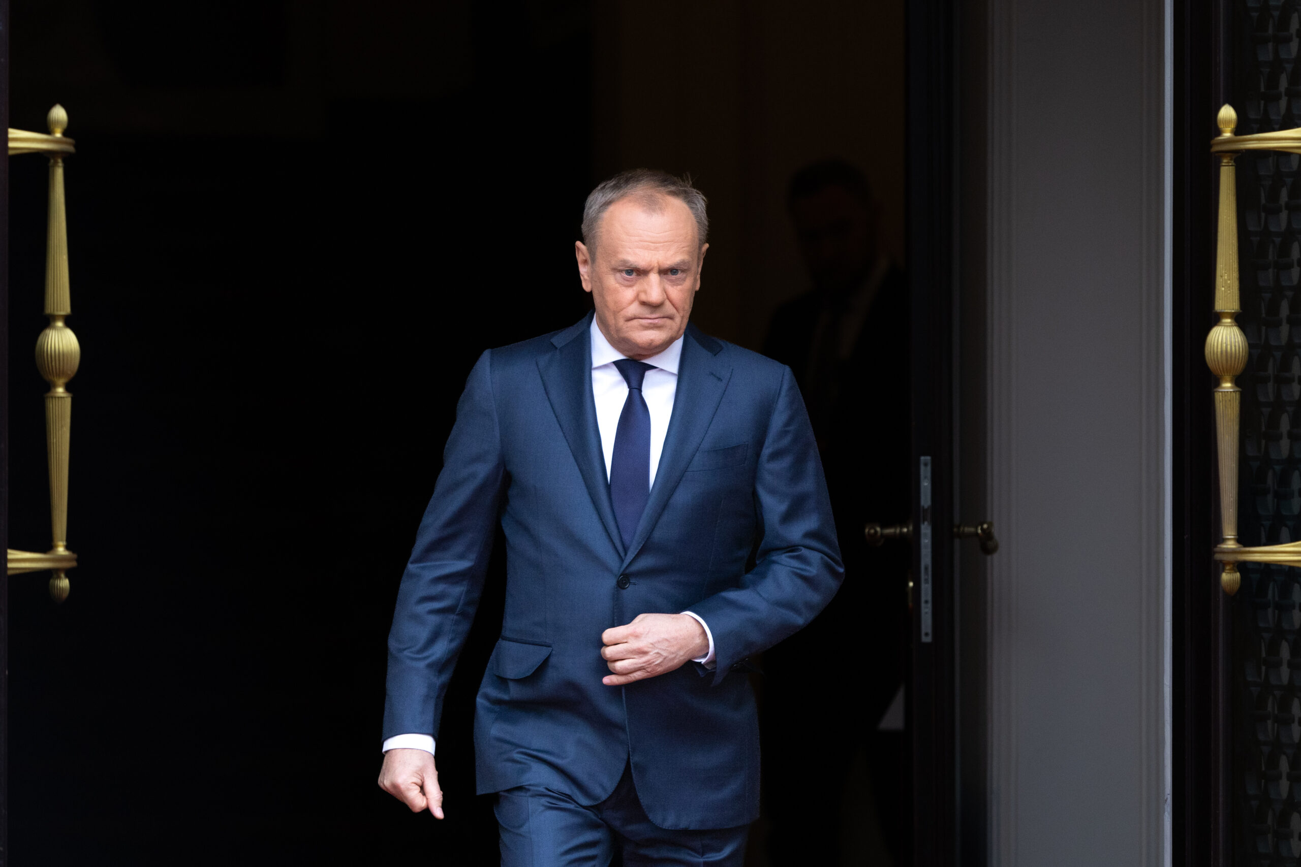 Európa háború előtti korszakba lépett, és ehhez mentálisan hozzá kell szoknunk Donald Tusk szerint