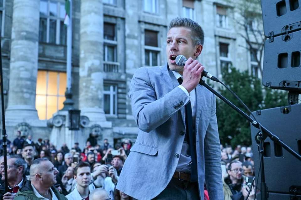 Magyar Péter: A miniszterelnök közvetlen környezetéből és a Dobrev-féle árnyékkormányból is többen megkerestek