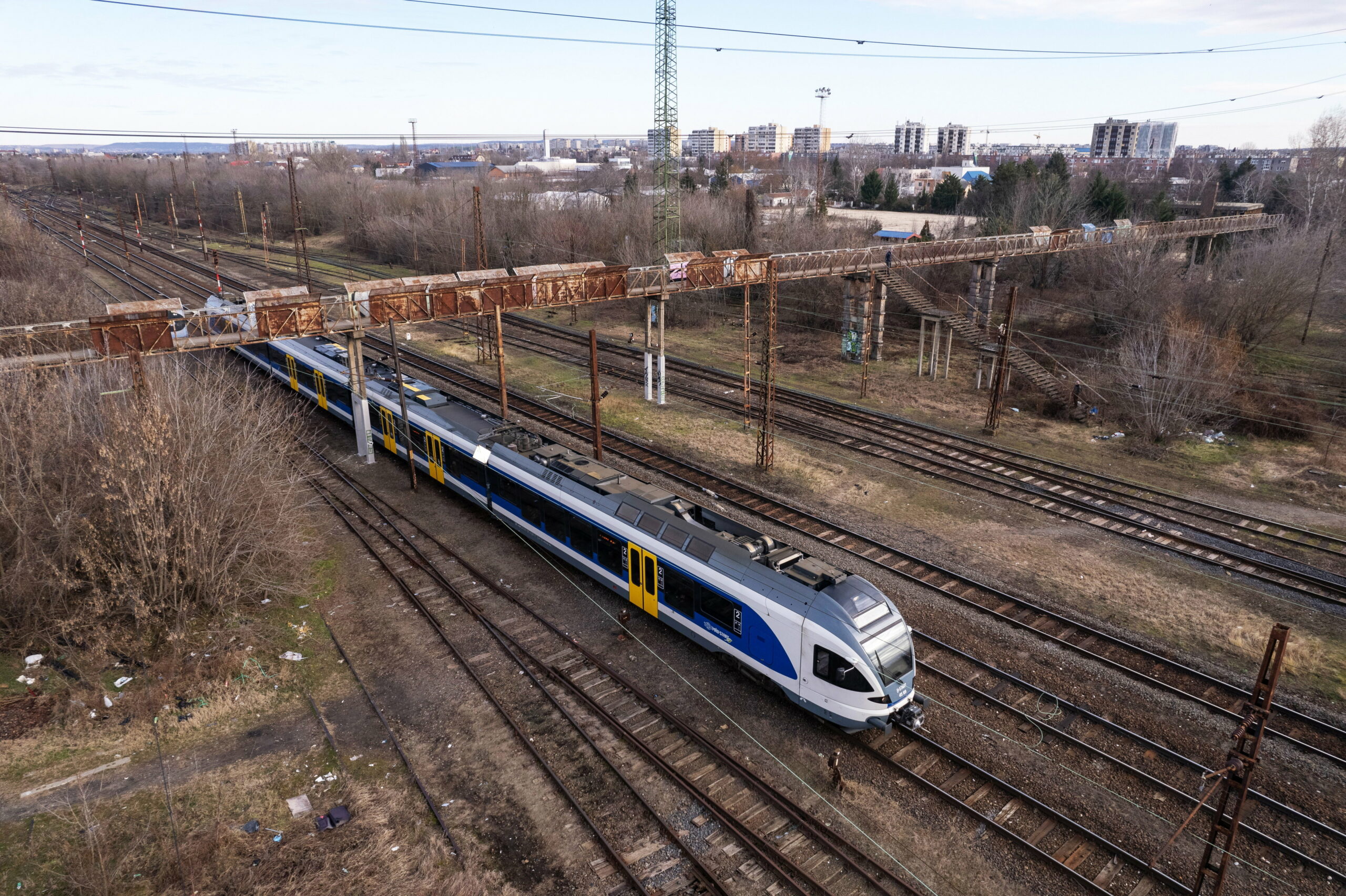 Több el sem indult vasárnap az első kalauz nélküli MÁV-vonatok közül