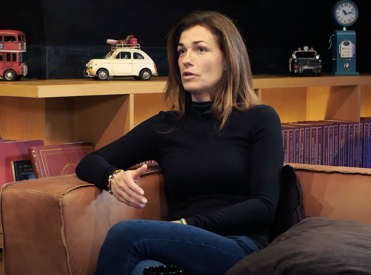 A kormány kihátrált Varga Judit mögül