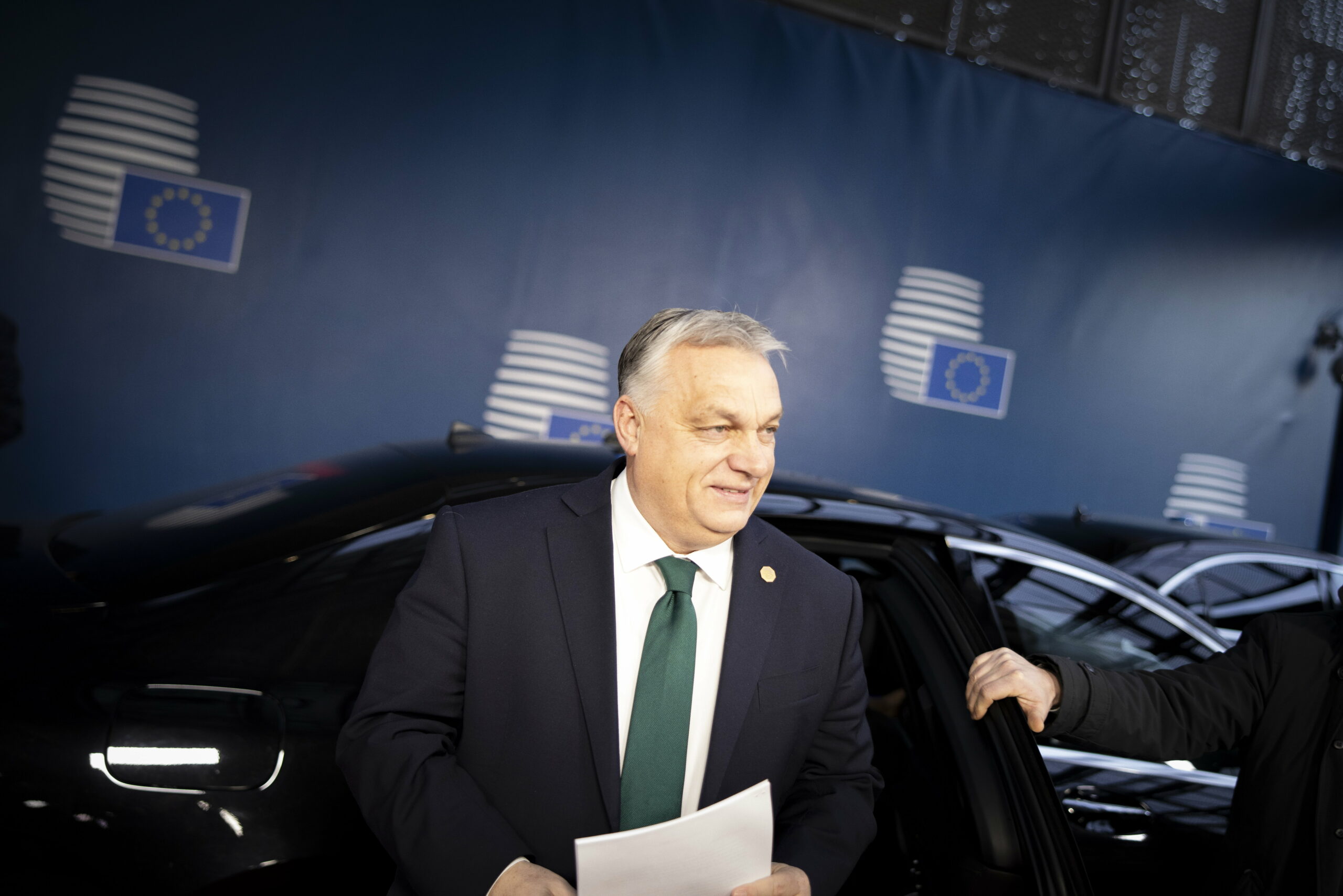 Orbán Viktor Brüsszelben: mindenkinek a határokon kívül kell maradnia
