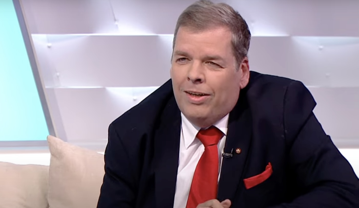 Schmuck Andor megnyerte a saját előválasztását, most sufnituning kampánnyal lenne polgármester