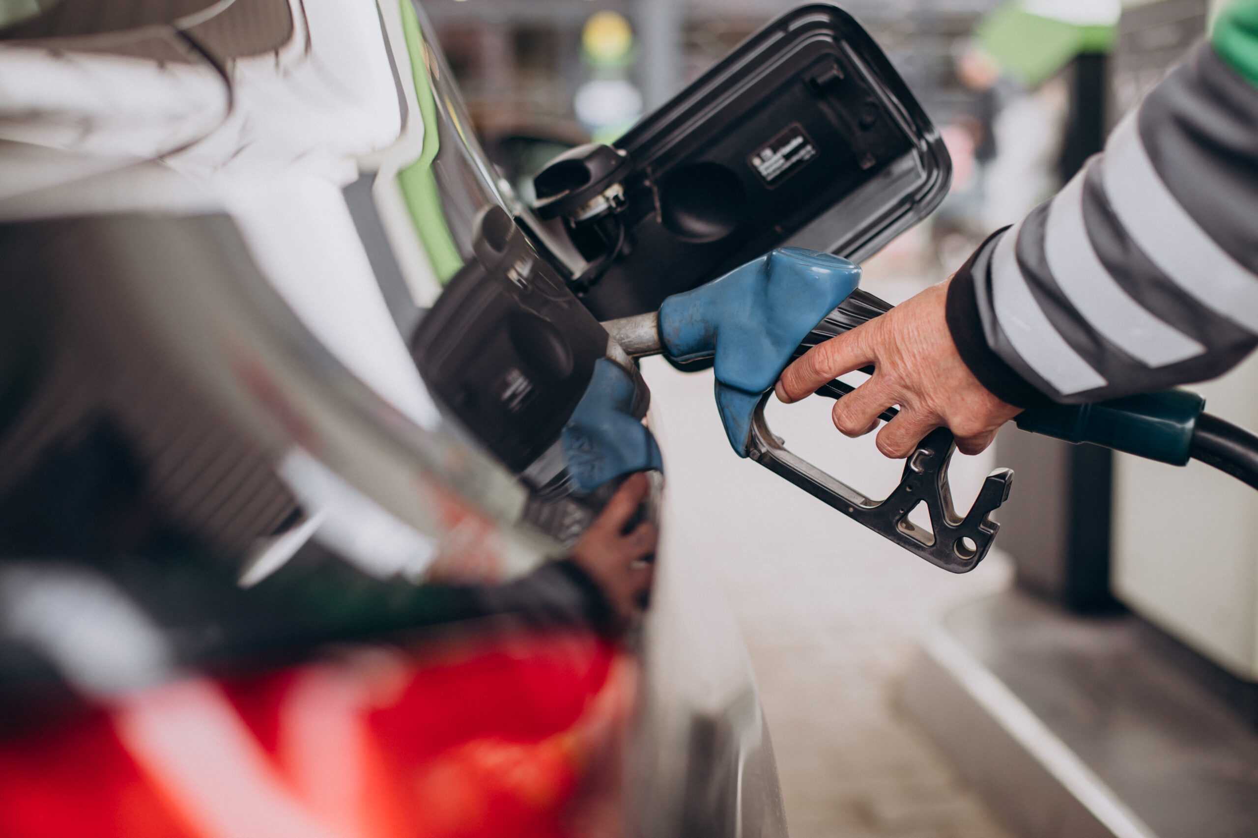Benzinár: dinamikus árplafon jöhet a miniszter szerint