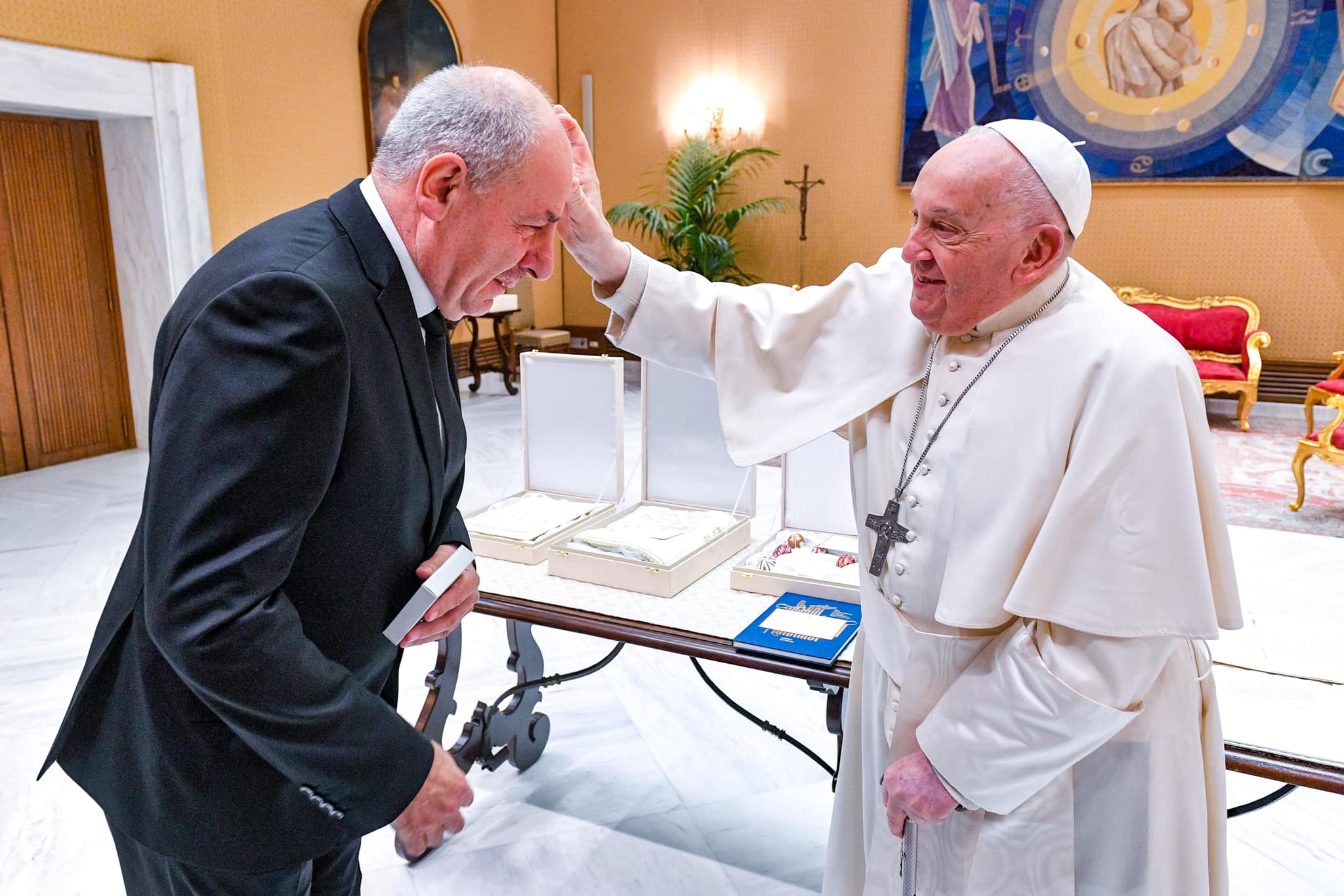 Pápai áldásban részesítette Sulyok Tamást a katolikus egyházfő