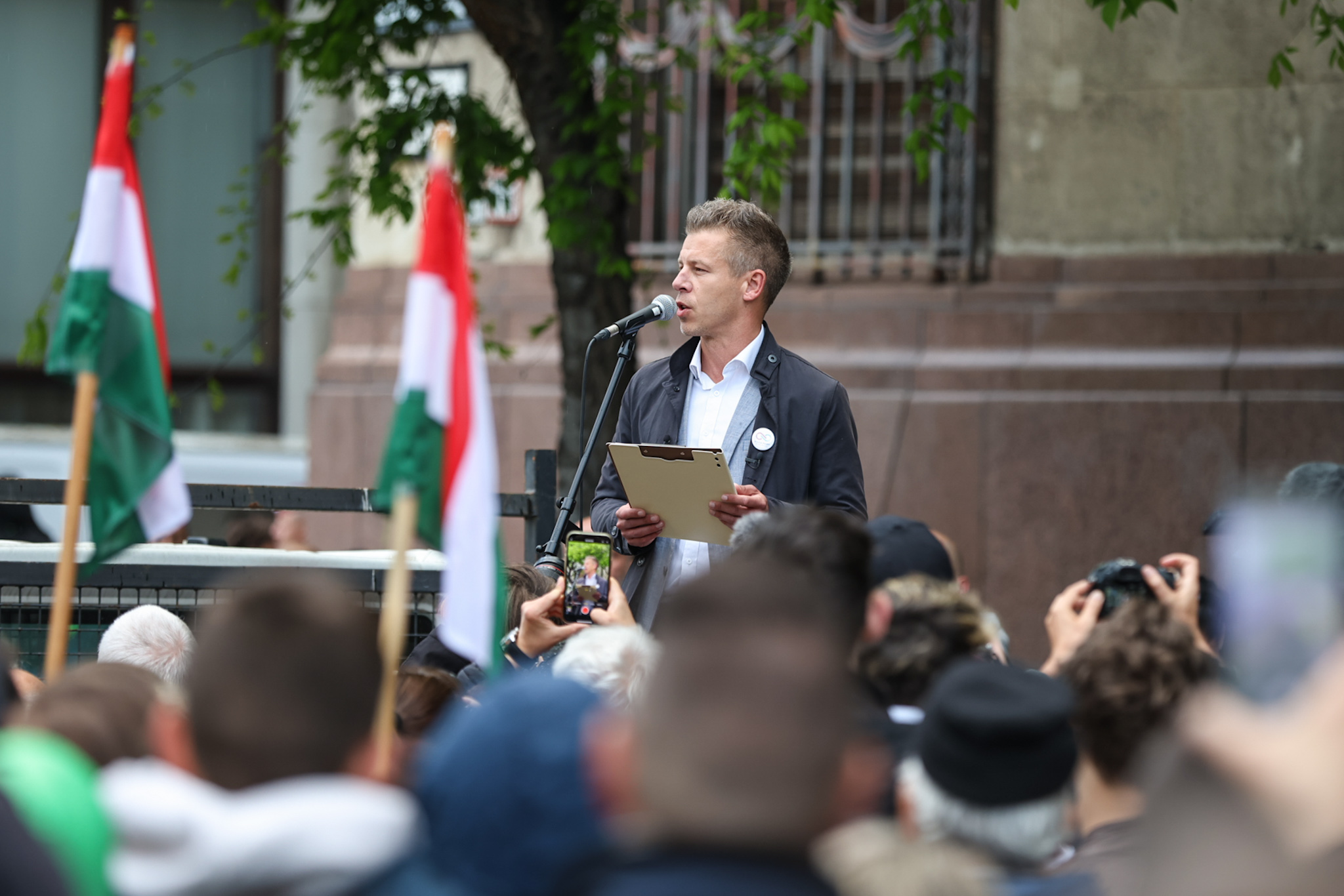 Magyar Péter: vagy bocsánatot kér Orbán Viktor az áldozatoktól, vagy azonnal lemond, és viszi magával az összes felelőst