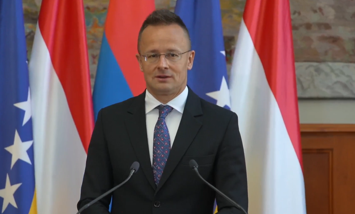 Szijjártó Péter: Nem fogjuk megszavazni a srebrenicai népirtás emléknapjáról szóló ENSZ-határozatot