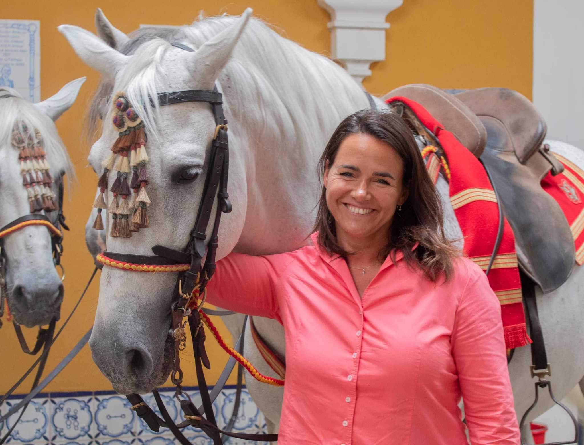 Kiderült, ki hívta meg Novák Katalint az andalúziai lovasiskolába