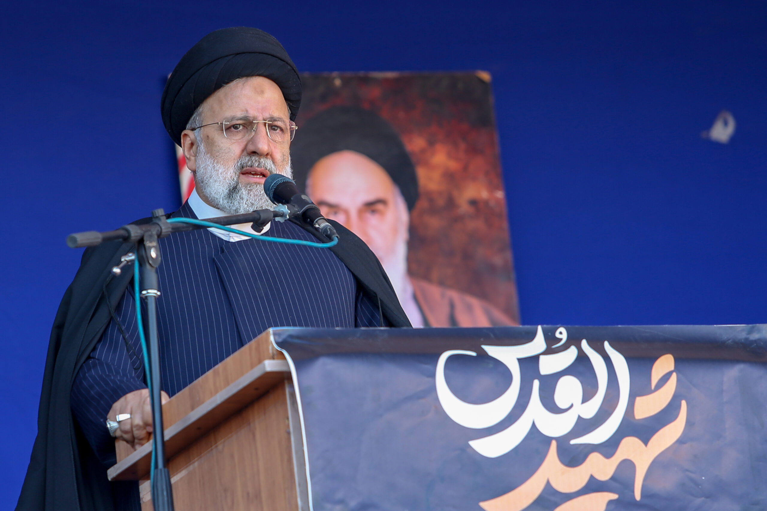 „Nagyon aggasztó híreket kapunk a helyszínről” – még mindig nem találják az iráni elnök lezuhant gépét