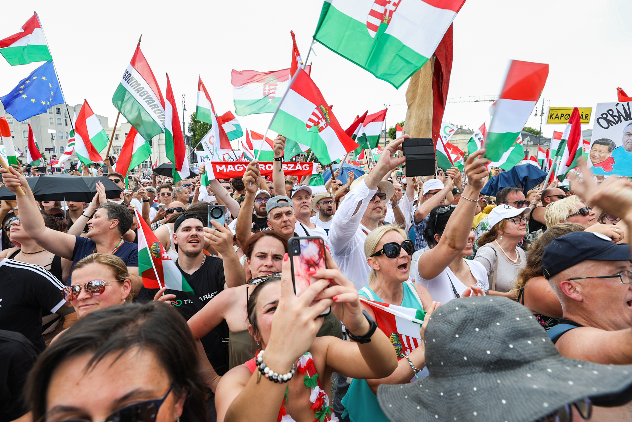 Magyar Péter: A Tisza Párt bevezeti a minimálnyugdíjat és az eurót