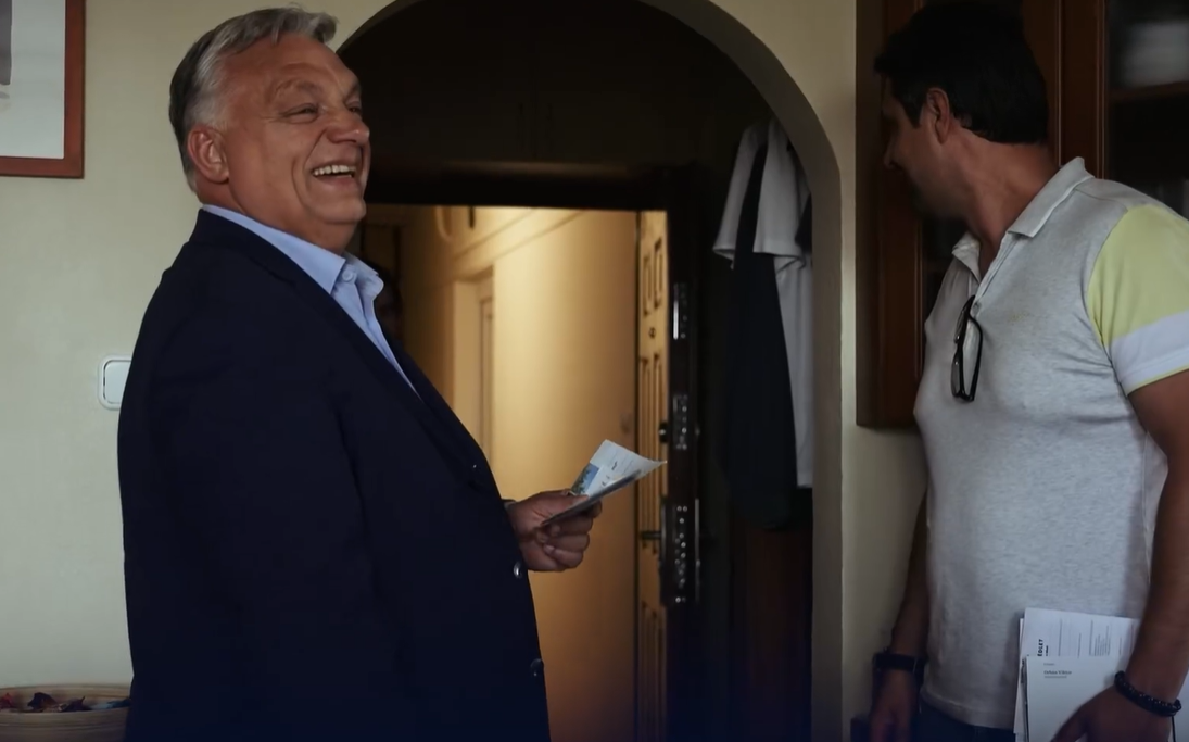 „Orbán Viktor vagyok, hoztam egy levelet magamtól” – a miniszterelnök személyesen kopogtatott Szolnokon