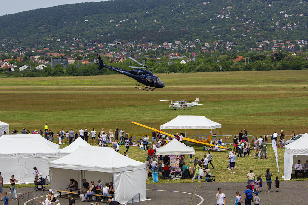 Lélegzetelállító légibemutatók Budaörs felett: Jön az Airshow!