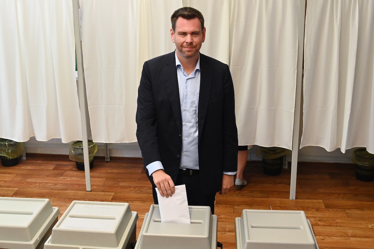 Vitézy Dávid az újraszámlálásról: Az urnák felnyitása a sajtó nyilvánossága előtt történik majd