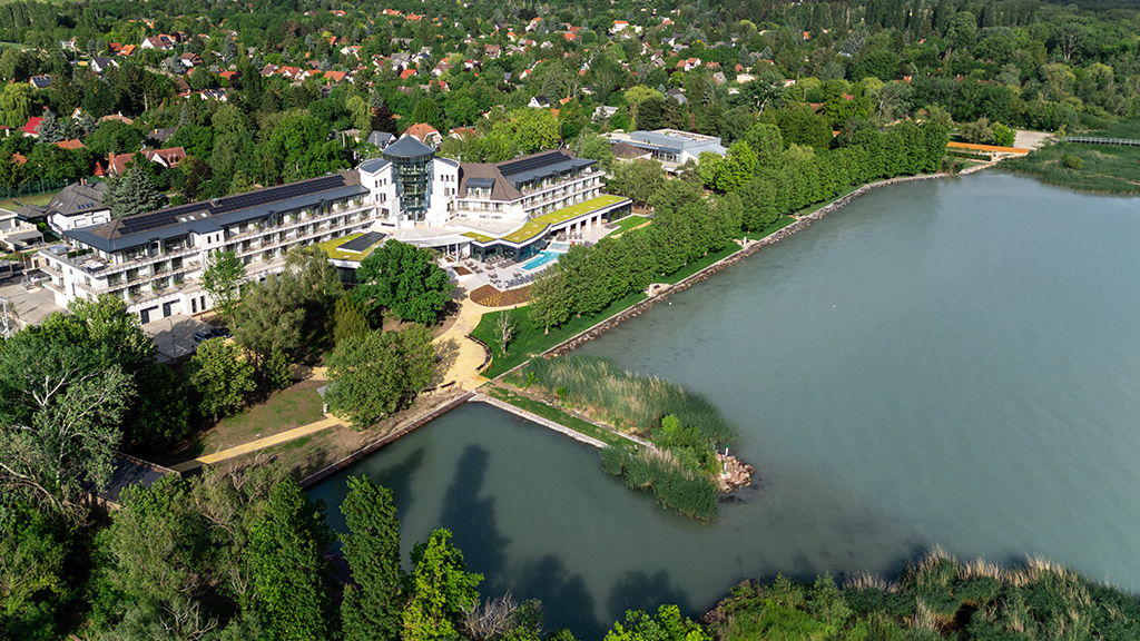 Kenese Bay Garden Resort & Conference Hotel a Balaton kapujában