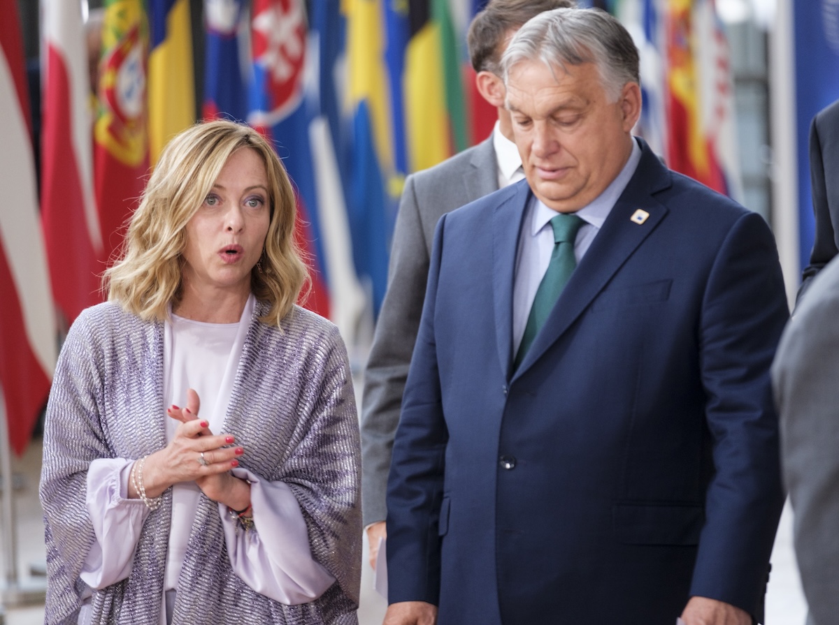 Eldőlt, hogy Orbán helyett Melonit választották a lengyelek
