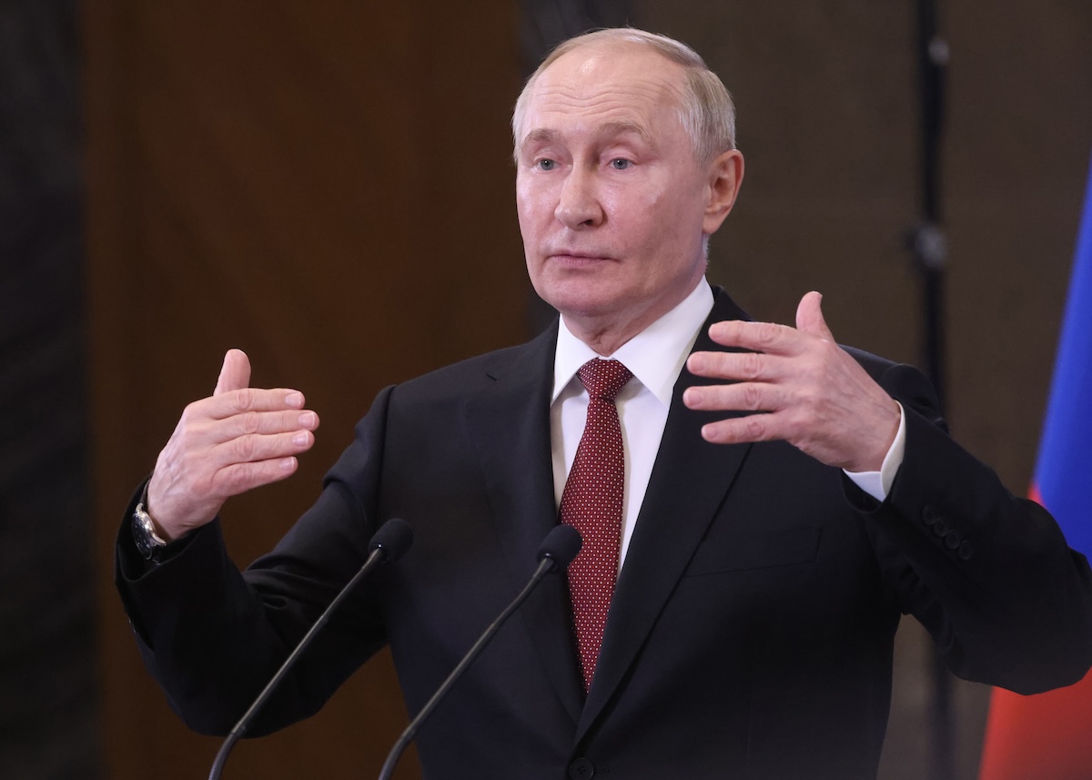 Putyin: nem lehet tűzszünetet hirdetni a béketárgyalások megkezdéséig