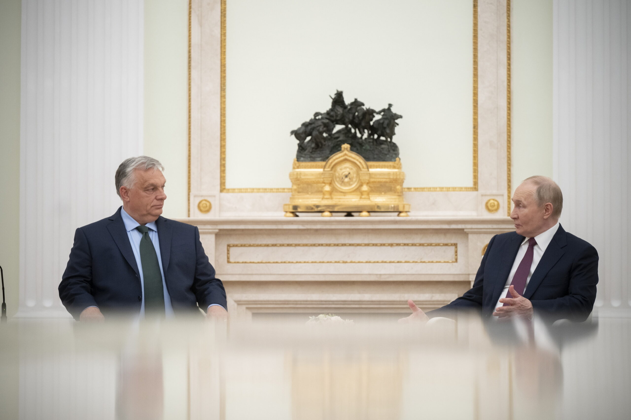 „Csak zűrzavart szít” - diplomáciai botrányt kavart Orbán Viktor moszkvai látogatása