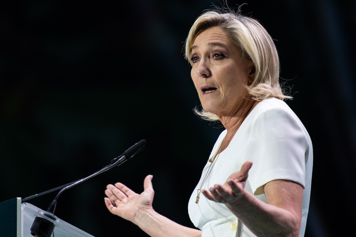 Francia választás: Marine Le Pen pártja bezuhant, csak a harmadik helyen végeznek az exit pollok szerint