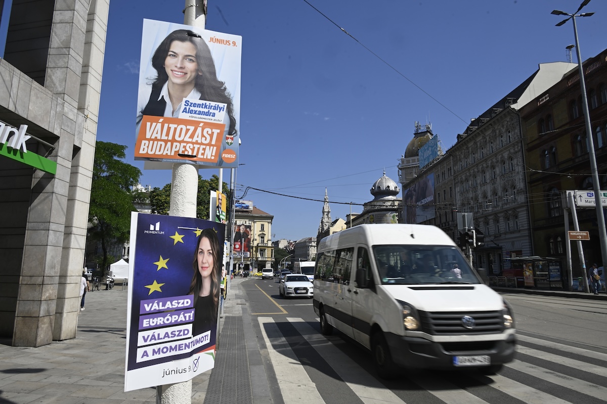 Lejár a határidő, délután négyig le kell szedni a választási plakátokat