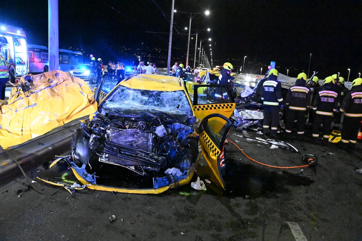 Megszólalt az Árpád hídi balesetben megsérült taxis: „A mentős hangját nem felejtem, hogy azt mondja, három halottunk van”