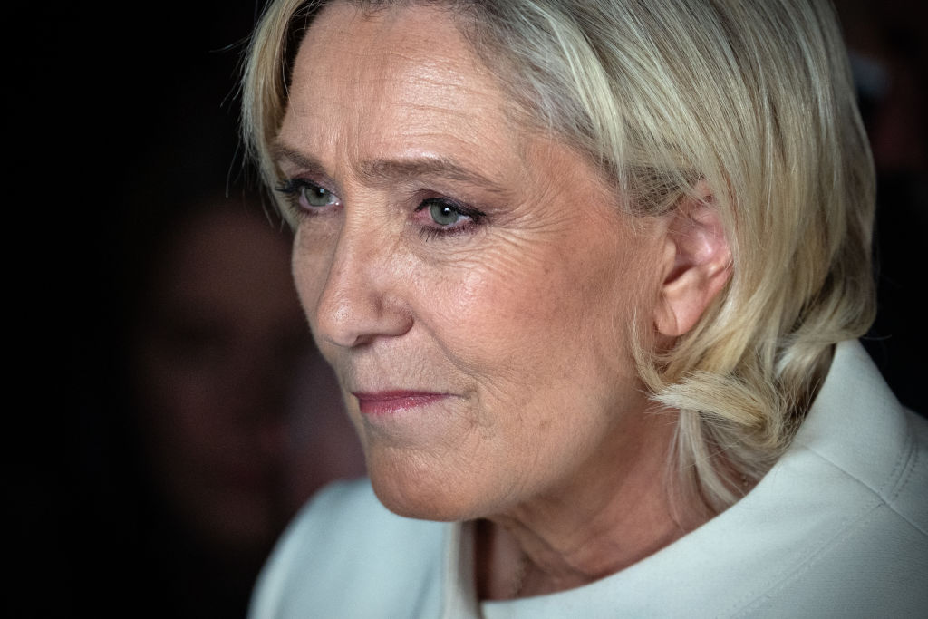 Nyomozás indult a Mészáros Lőrinc-féle hitel miatt, amit Marine Le Pen felhasznált a 2022-es választási kampányban