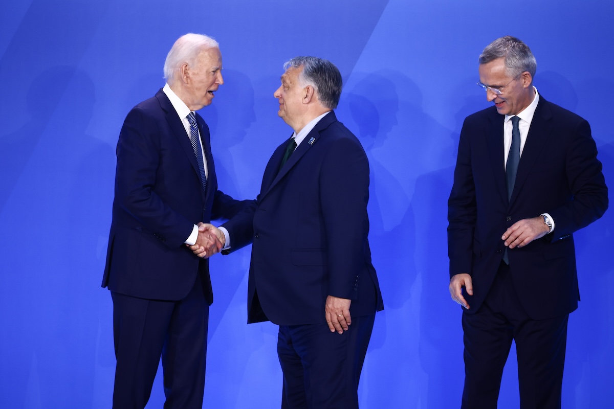 Így reagált Orbán Viktor, amikor összefutott Joe Bidennel a NATO-csúcson