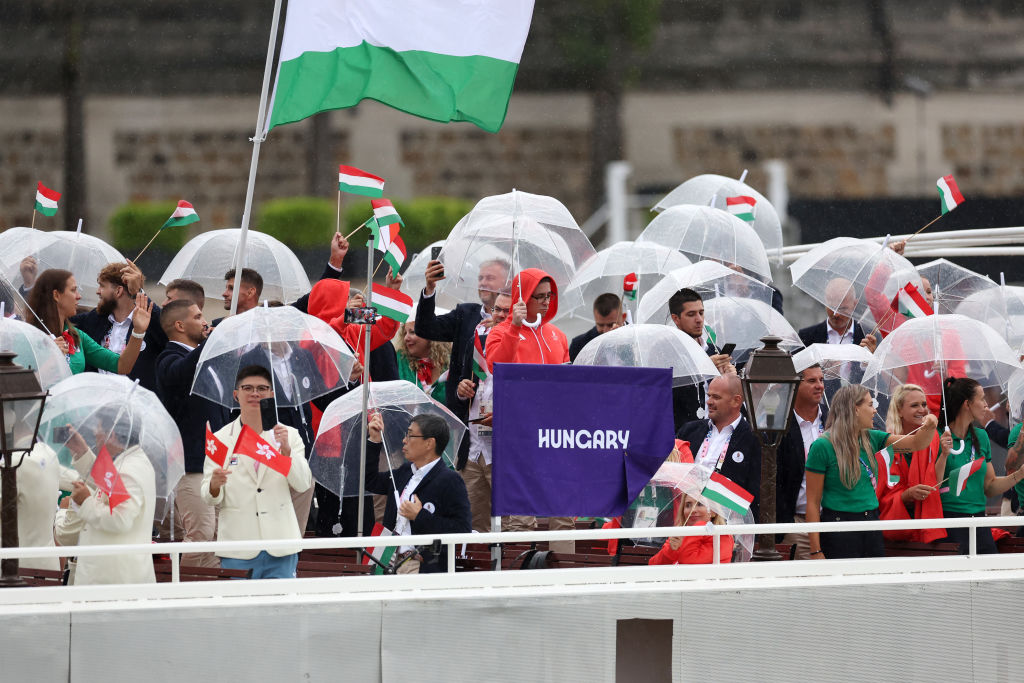 Megérkeztek a magyarok! Így vonult a Szajnán a hazai csapat az olimpiai megnyitón