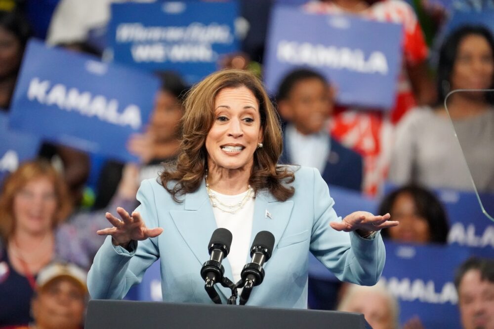 Kamala Harris lenyomta Donald Trumpot több kulcsfontosságú államban egy friss közvélemény-kutatás szerint