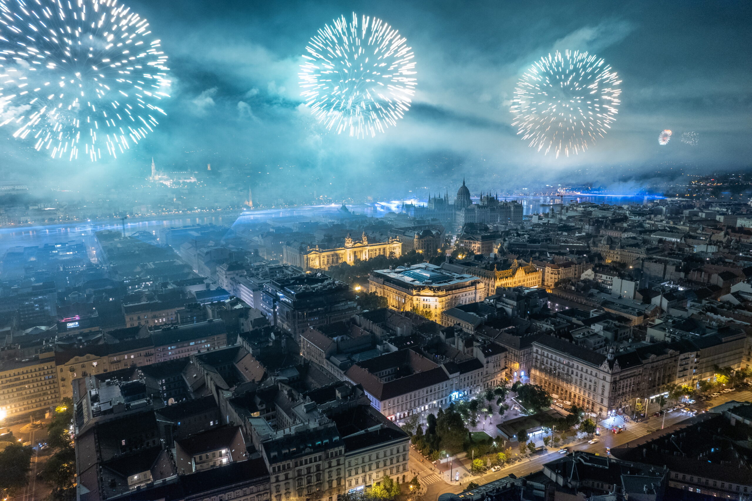 Itt egy videó a teljes augusztus 20-i tűzijátékról