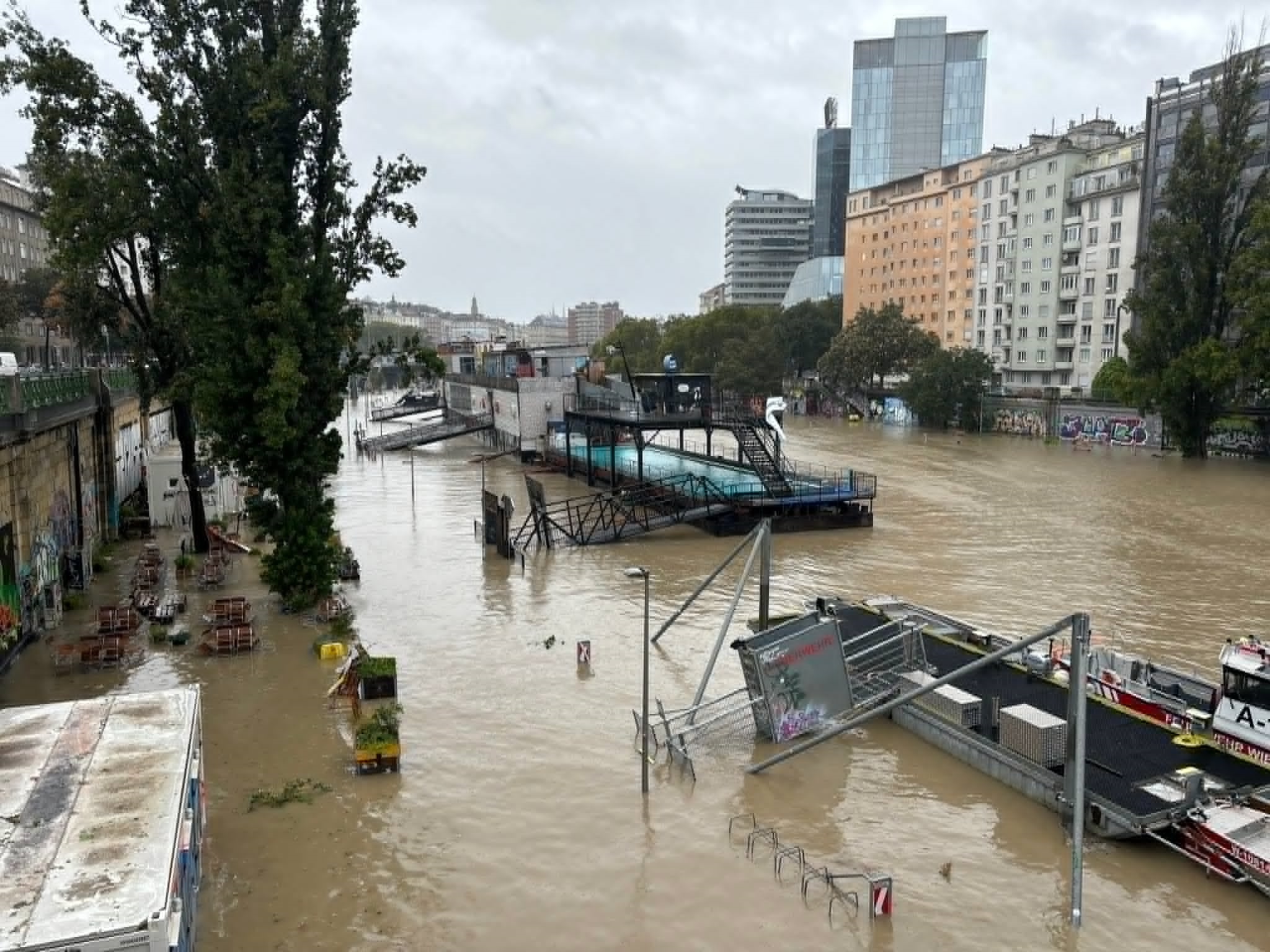 Bécsben is meghalt egy ember a brutális áradásokban