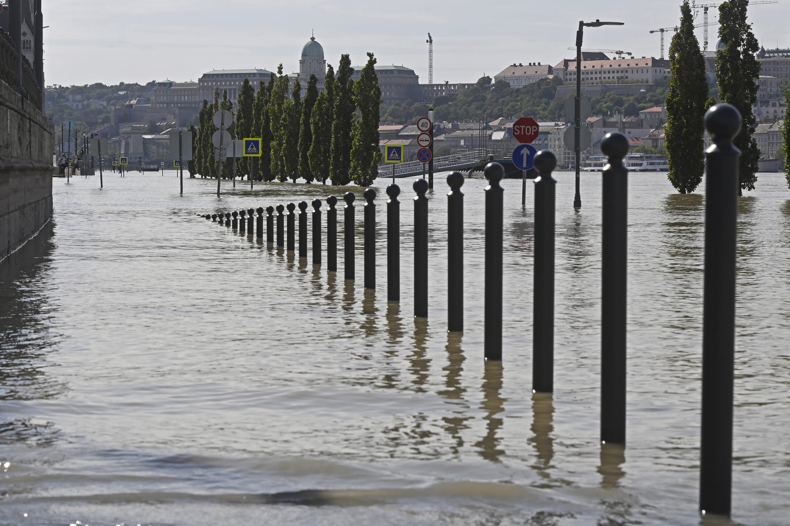 Vízügy: Apadásnak indult a Duna Budapestnél