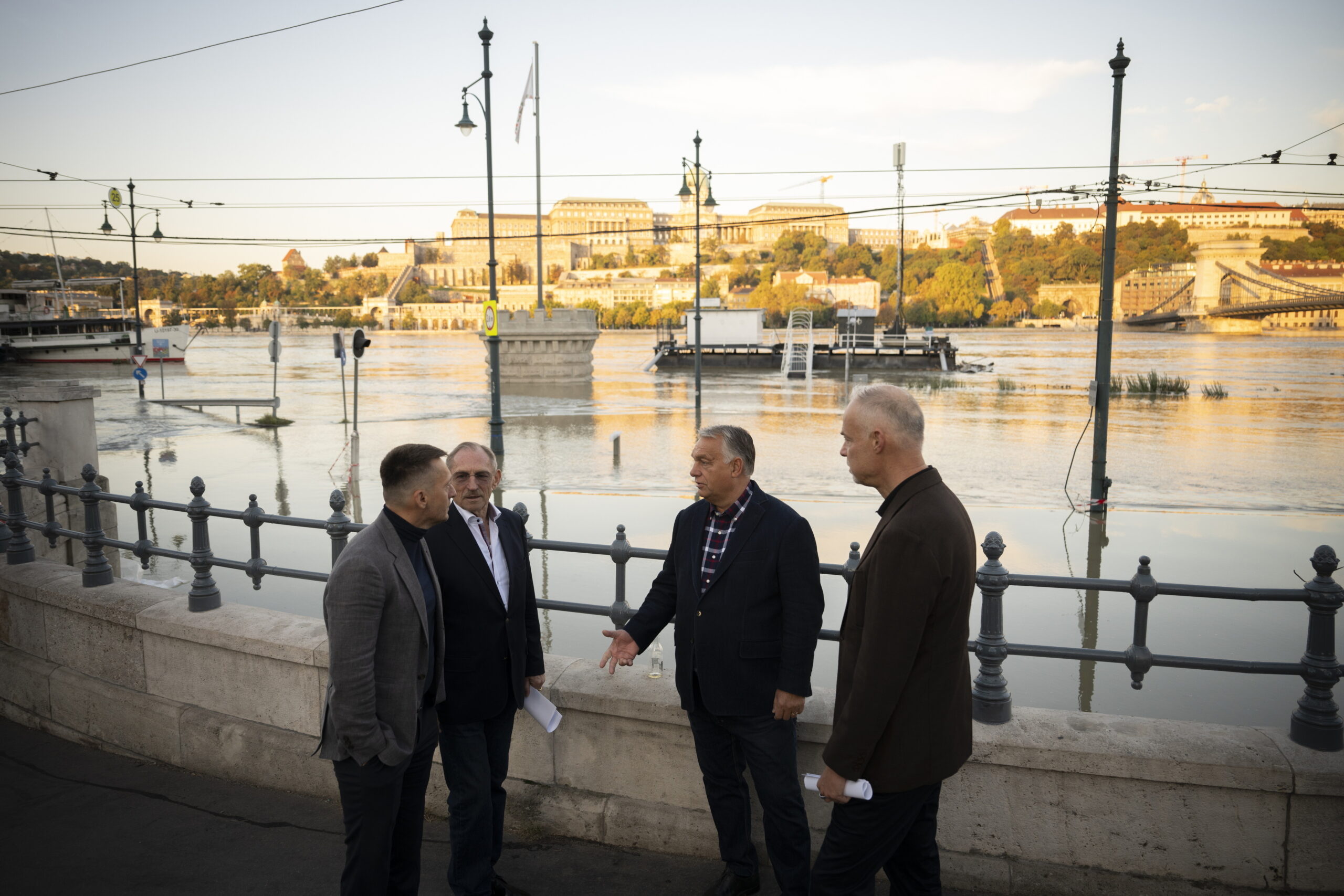 Orbán beleállt az unióba az árvíz kapcsán is: „Hogy valamikor valaki valahonnan, egy Ursula nevű hölgy, valami Európai Unió, meg bizottság küld-e nekünk pénzt vagy segítséget, hát az olyan, mint a kutya vacsorája”