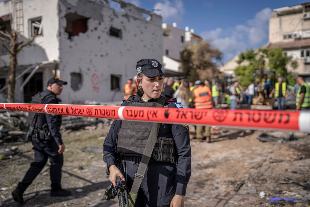 Több mint száz rakétával támadta Izraelt a Hezbollah, civil településeket támadott a terrorszervezet